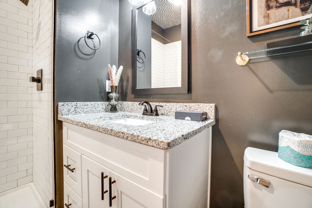 Modern Nashville Studio 5 Mi to Downtown! - Property Image 15