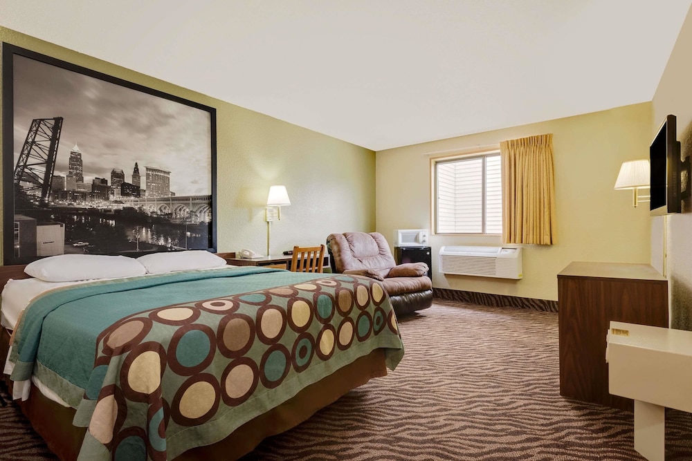 Super 8 by Wyndham Mentor/Cleveland Area view 4