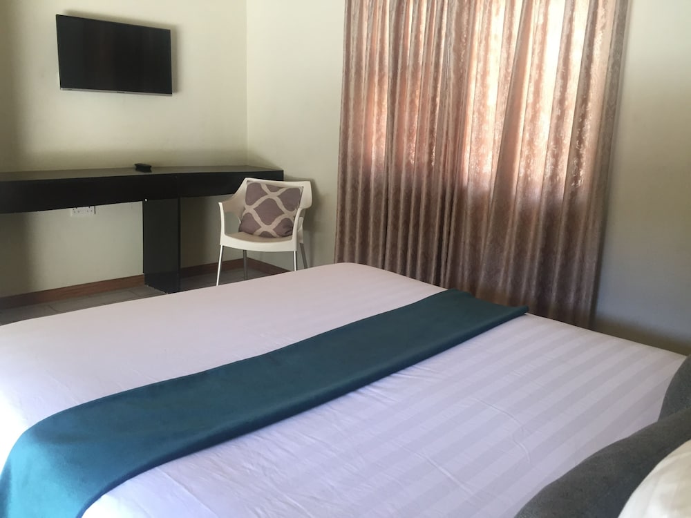 Shakawe Sands Lodge