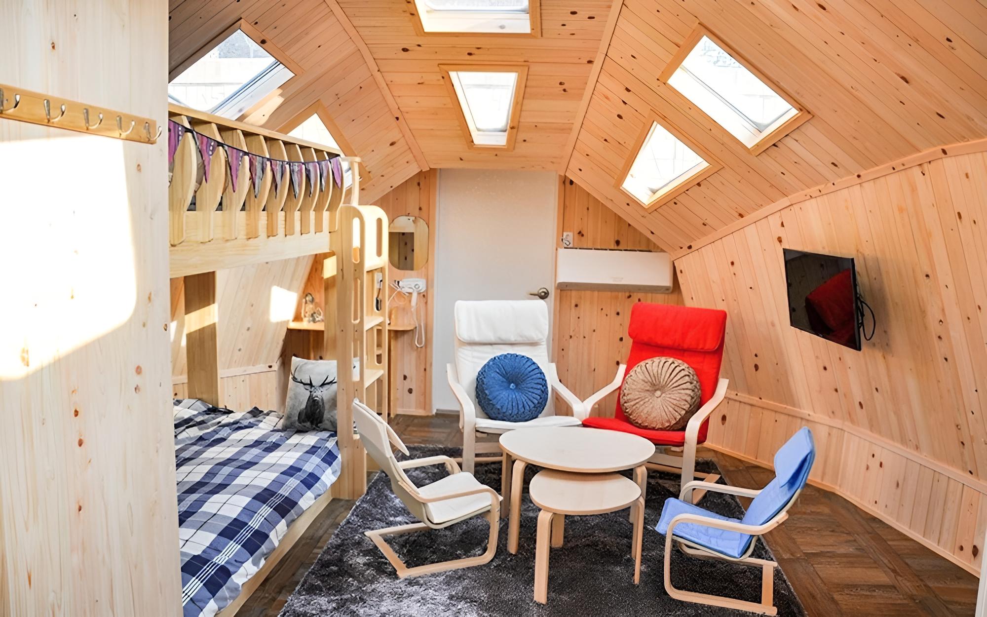 Geojedo Stone Hill Glamping Pension view 4