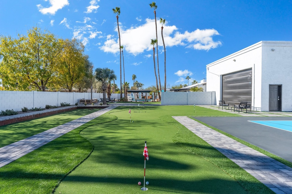 Scottsdale Palms Pickle-putt-swim-bocce Bbq-gym