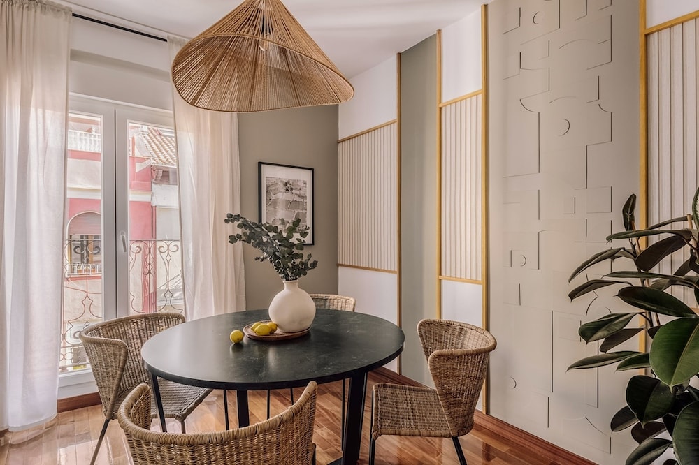 Abaj - 2 Bedrooms in Malasa A-universidad