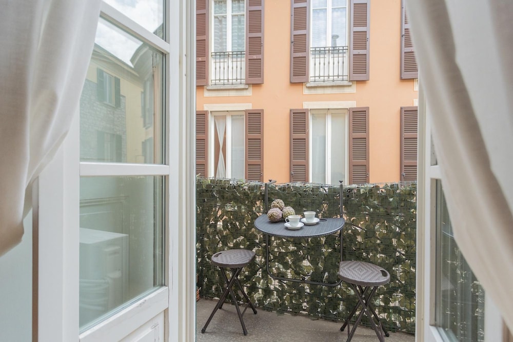 Wine Not Apartment in Como City Centre