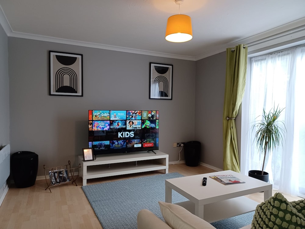MALTING-GREEN DOOR-One Bedroom Apartment
