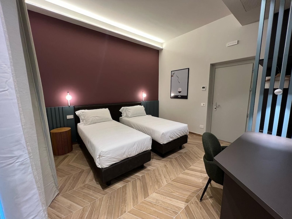 RossoVino Milano Boutique