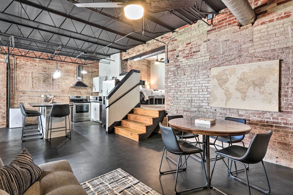 Springfield Vacations - Sleek, Modern Loft in Downtown Springfield! - Property Image 1