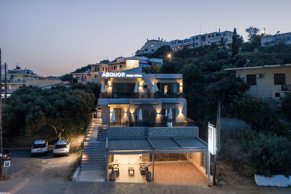 Hotel Aequor Luxury Rooms - Image 1