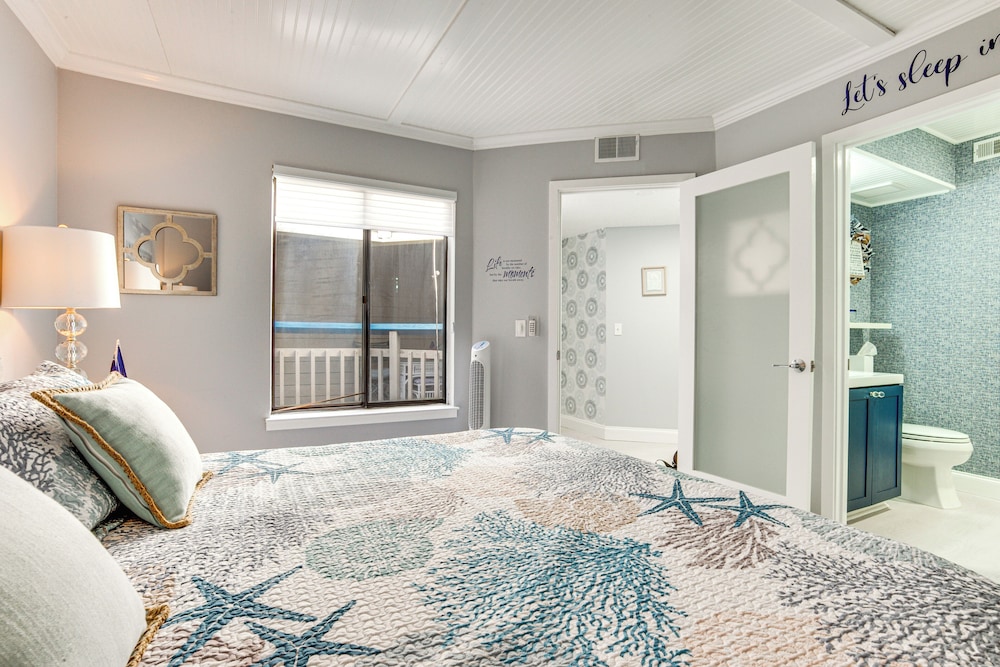 Beach Access: Ocean-view Condo w/ Screened Balcony