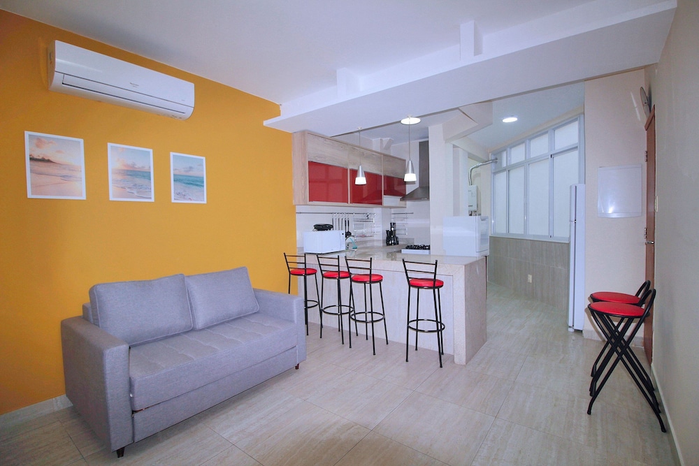 Conforto e Estilo em Copacabana D056