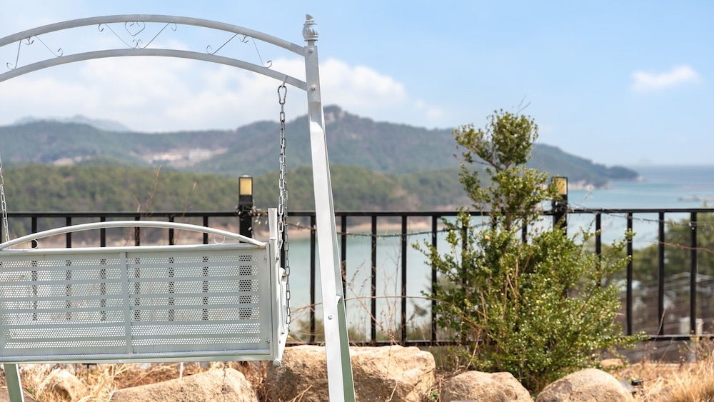 Yeosu Wellstay Pool Villa