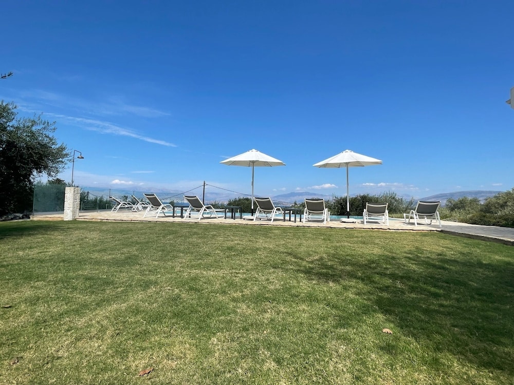 Villa Nisi view 4