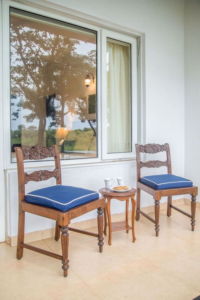 Frangipani by Hireavilla - 4BR w Pool Field View