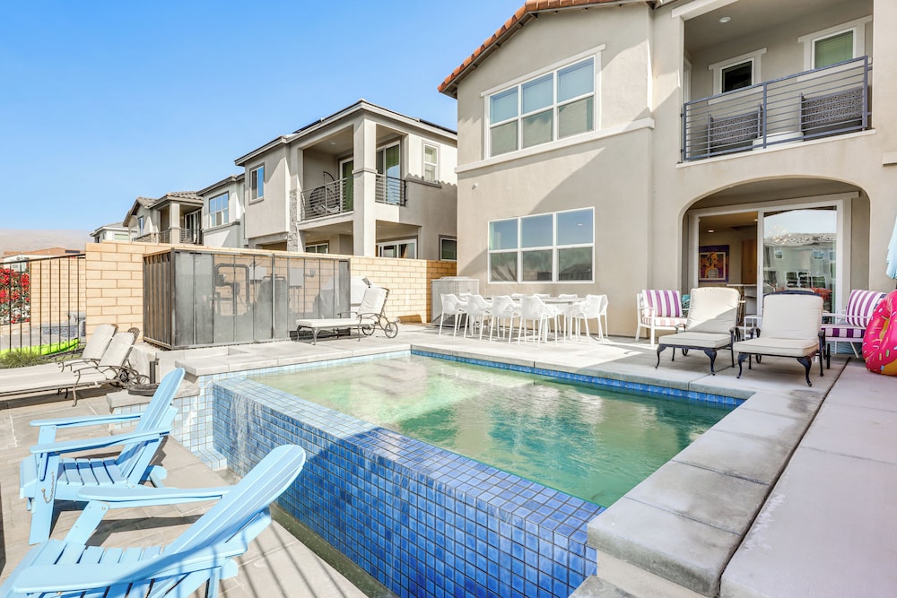 Luxe Indio Lake House 7 Mi to Coachella!