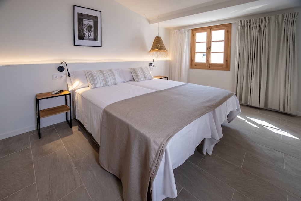 Ciutadella de Menorca Vacations - Hotel Tres Tocs - Property Image 23