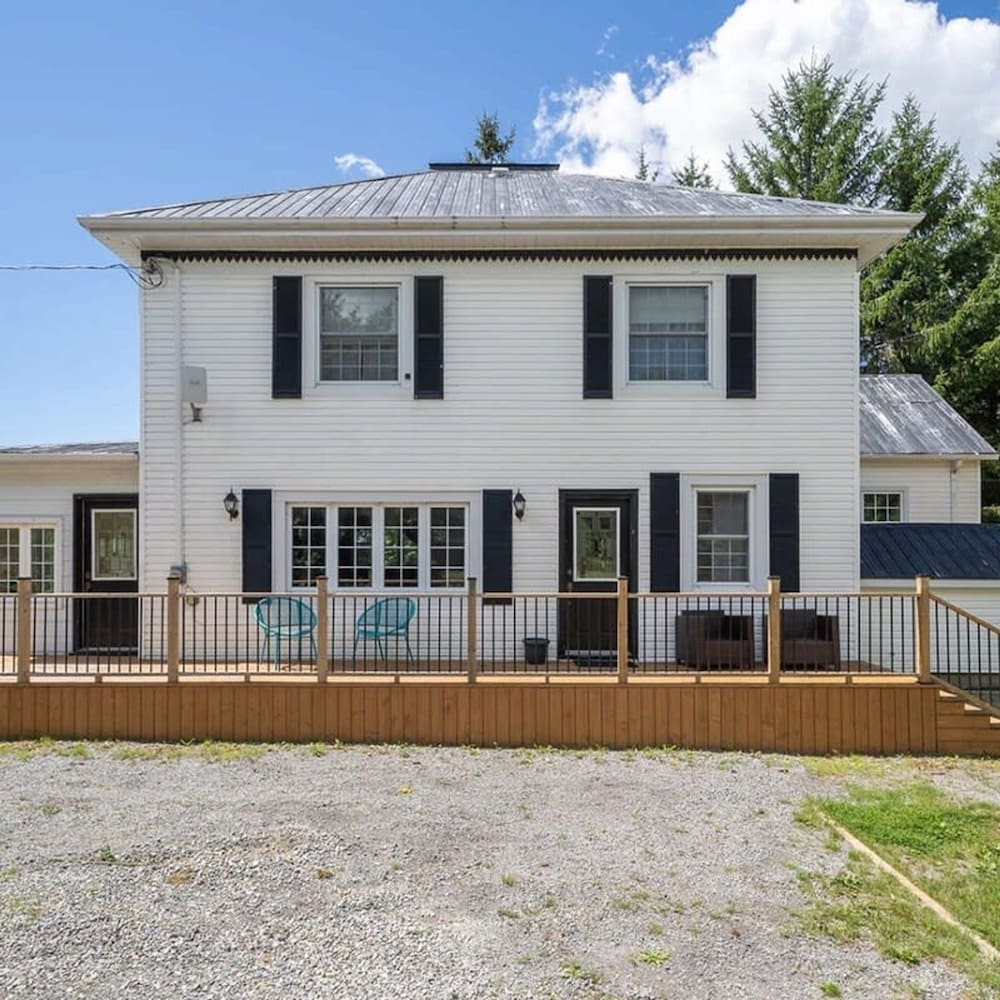 Welcome to Golden Field Farmhouse - Image 2