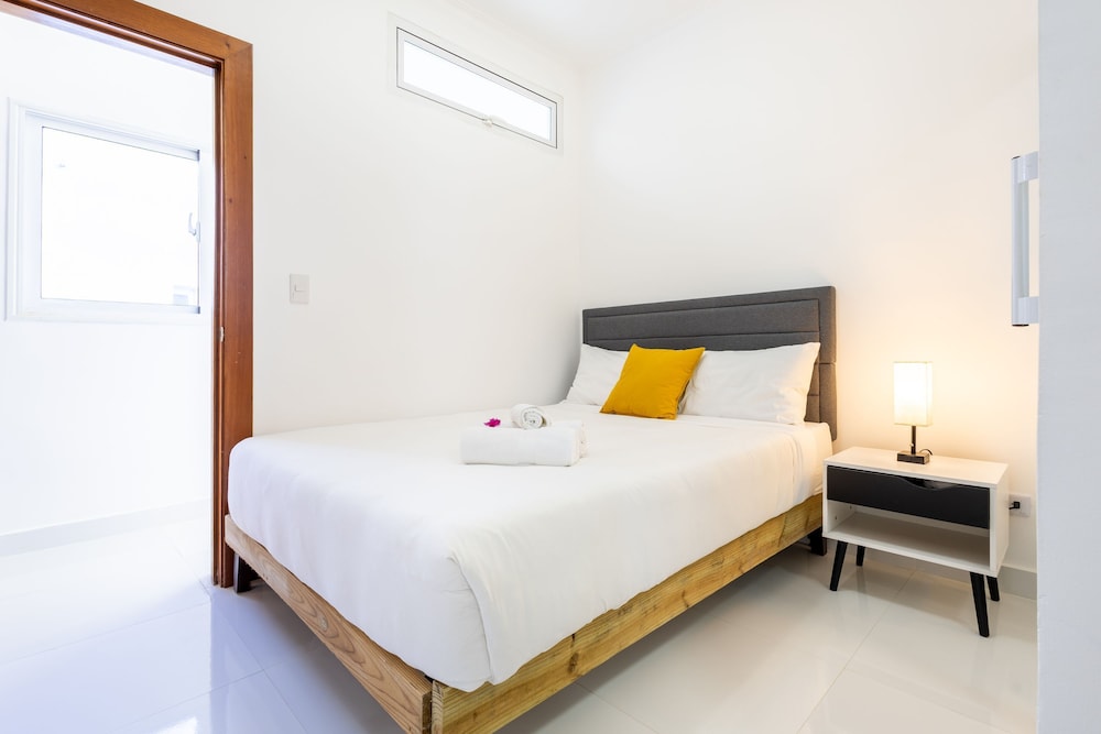 Relaxing 3-bedroom Villa With Pool Rooftop Jacuzzi in a Secluded Setting