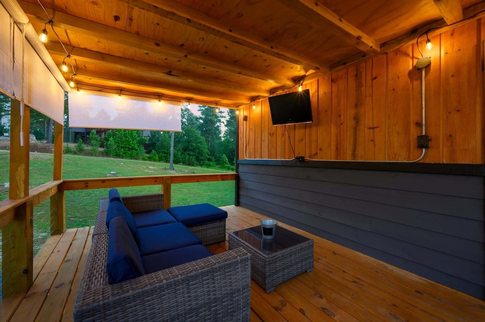 Double Magic - Unique Cabin for 6 - Pond, Hot Tub