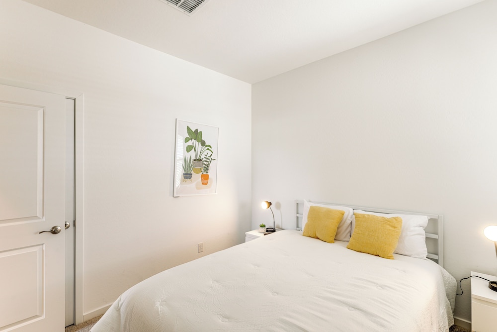 10 Mi to Downtown: Home Near Hiking in Phoenix!