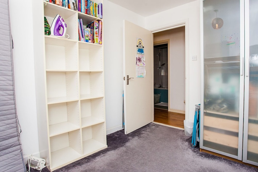 Charming Peaceful 2 Bed with Parking and Garden