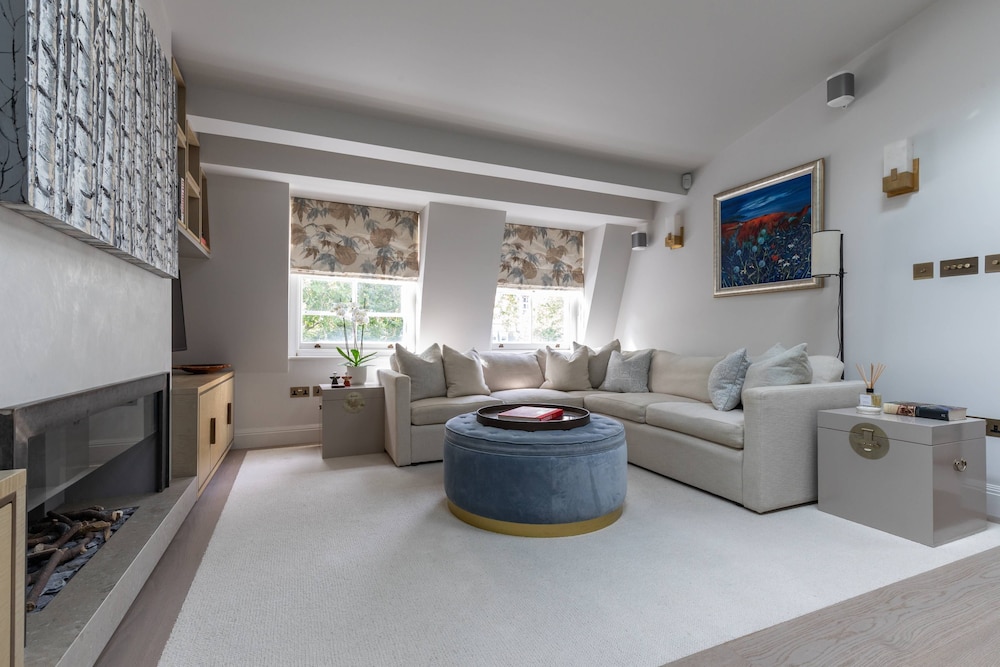 Cornwall Gardens Xxiii by Onefinestay