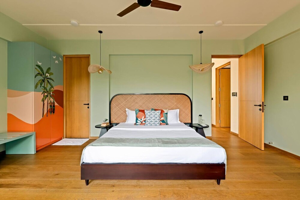 Luxe 3bhk Villa Kosha Pvt Pool - 2km to Beach