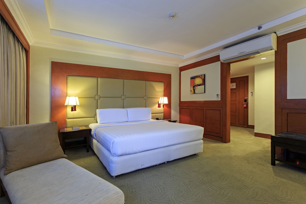 Cebu Vacations - Cebu Parklane International Hotel - Property Image 53