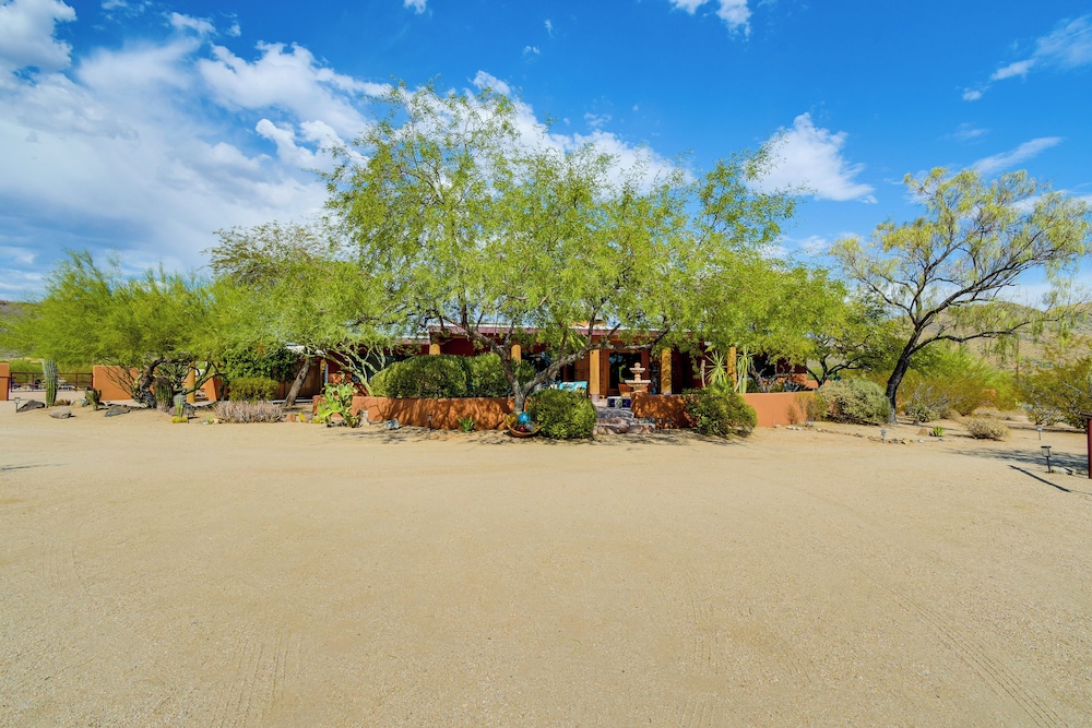 'full Circle Ranch' w/ Pool & Views in Cave Creek