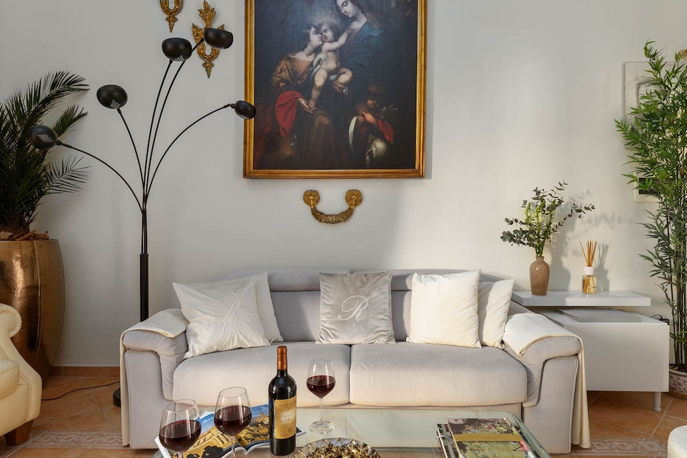 Rosam Via Veneto 15 min Walk From Spanish Steps