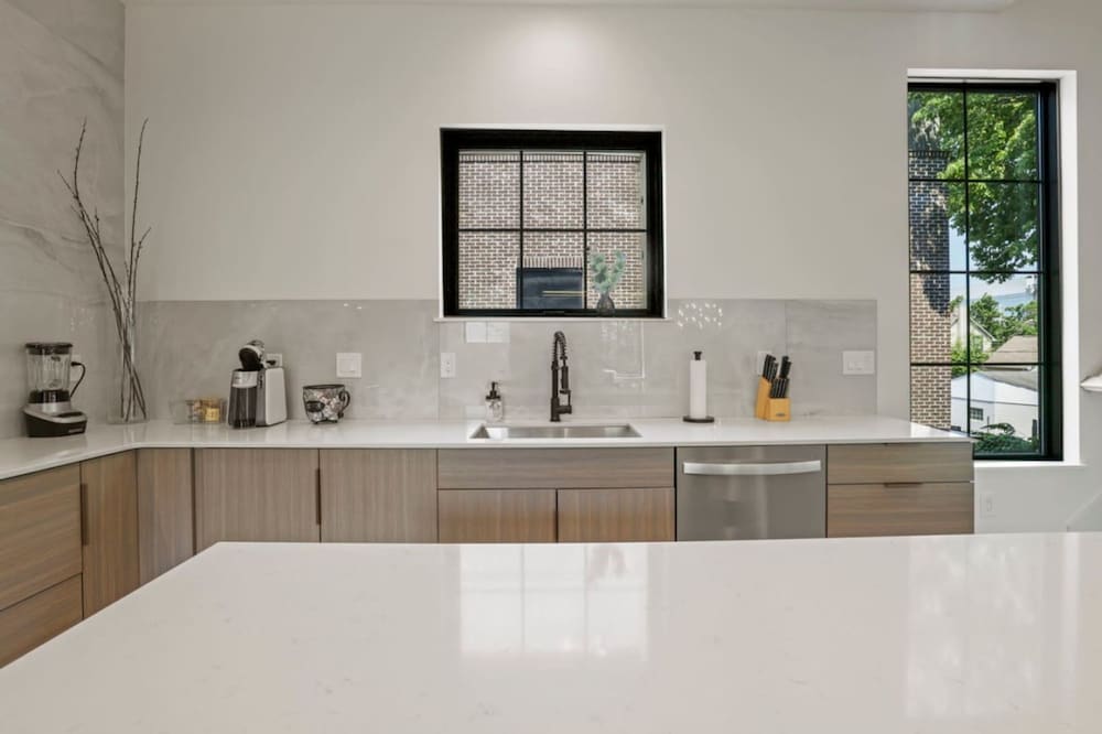 Stylish Getaway -columbus-3 Bedroom Masterpiece