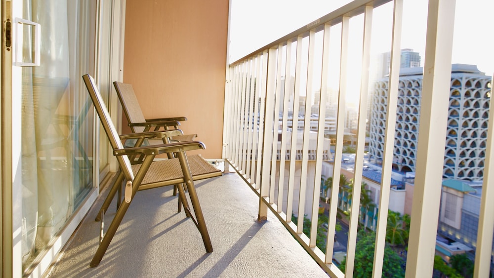 Tropical Studios at Marine Surf Waikiki