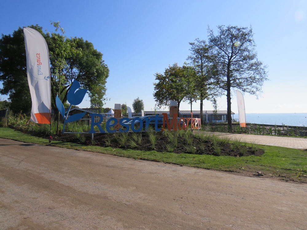 Modern Chalet With Dishwasher on the Markermeer