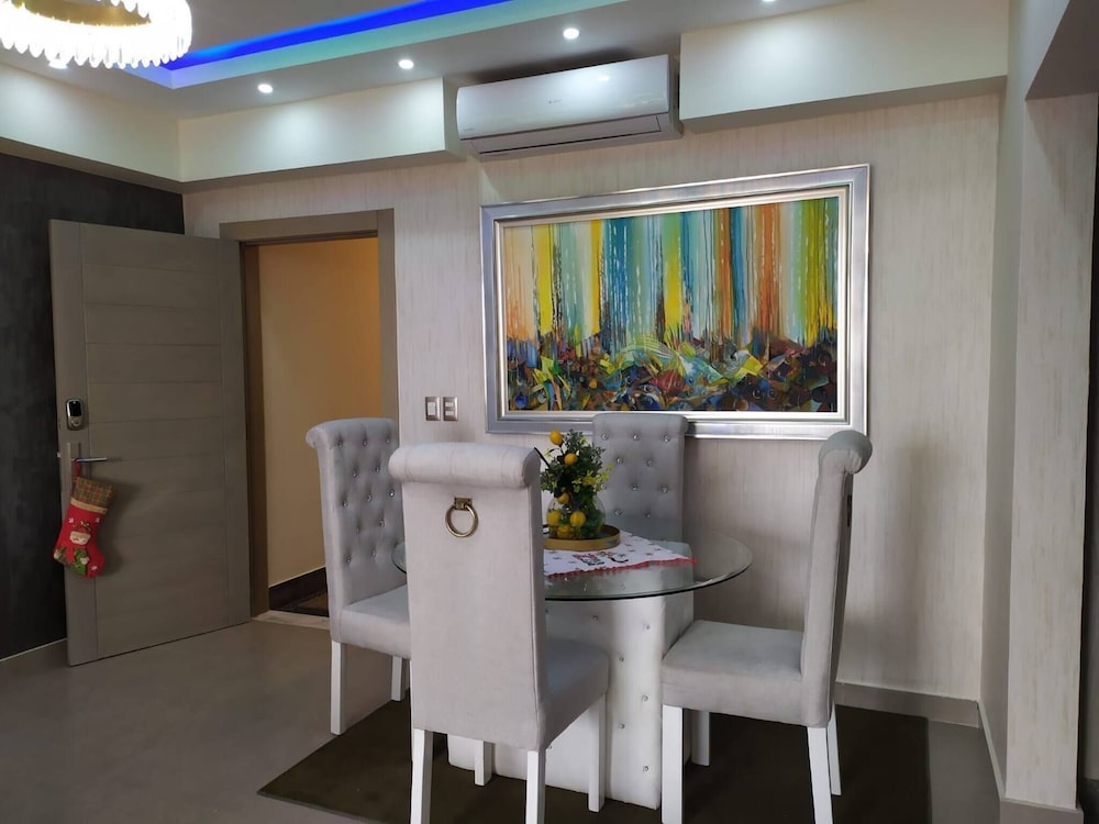 Goistay Discover Unparalleled Elegance in the Clouds A Luxury Apartment in th