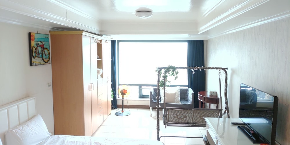 Shana Skyline Hostel view 4
