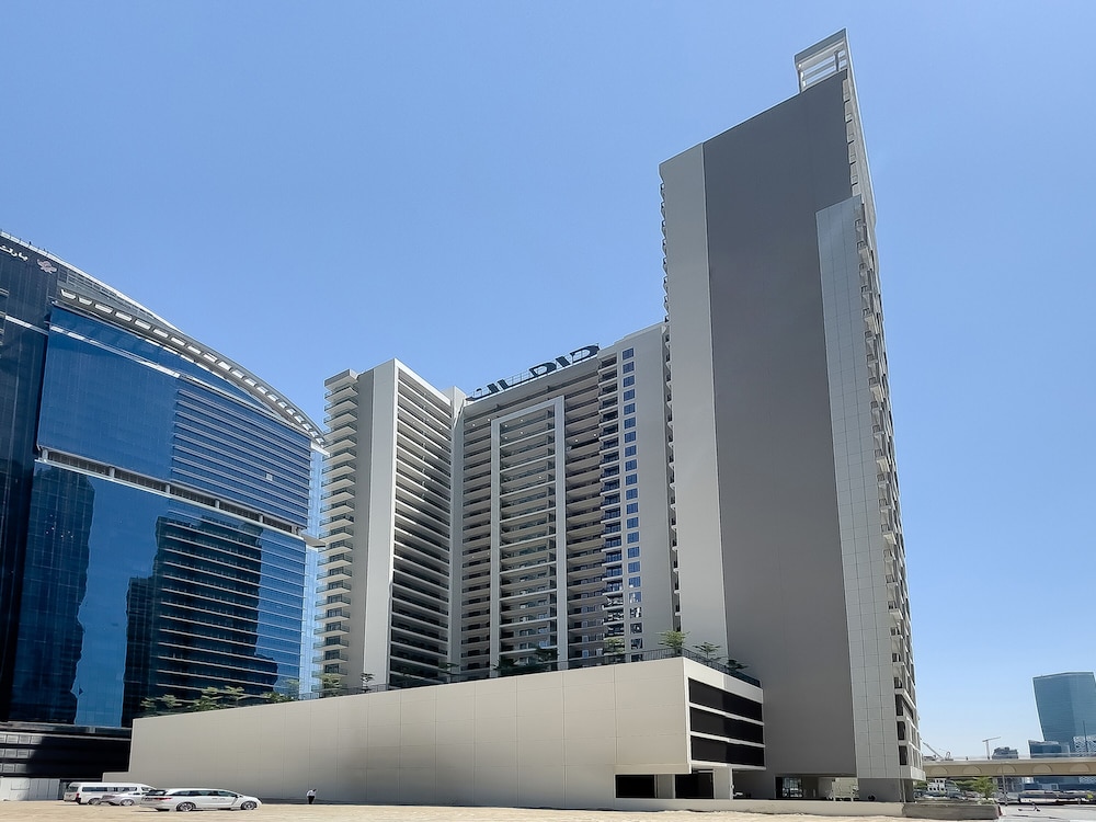 Zada Tower 1BR with Dubai Canal view