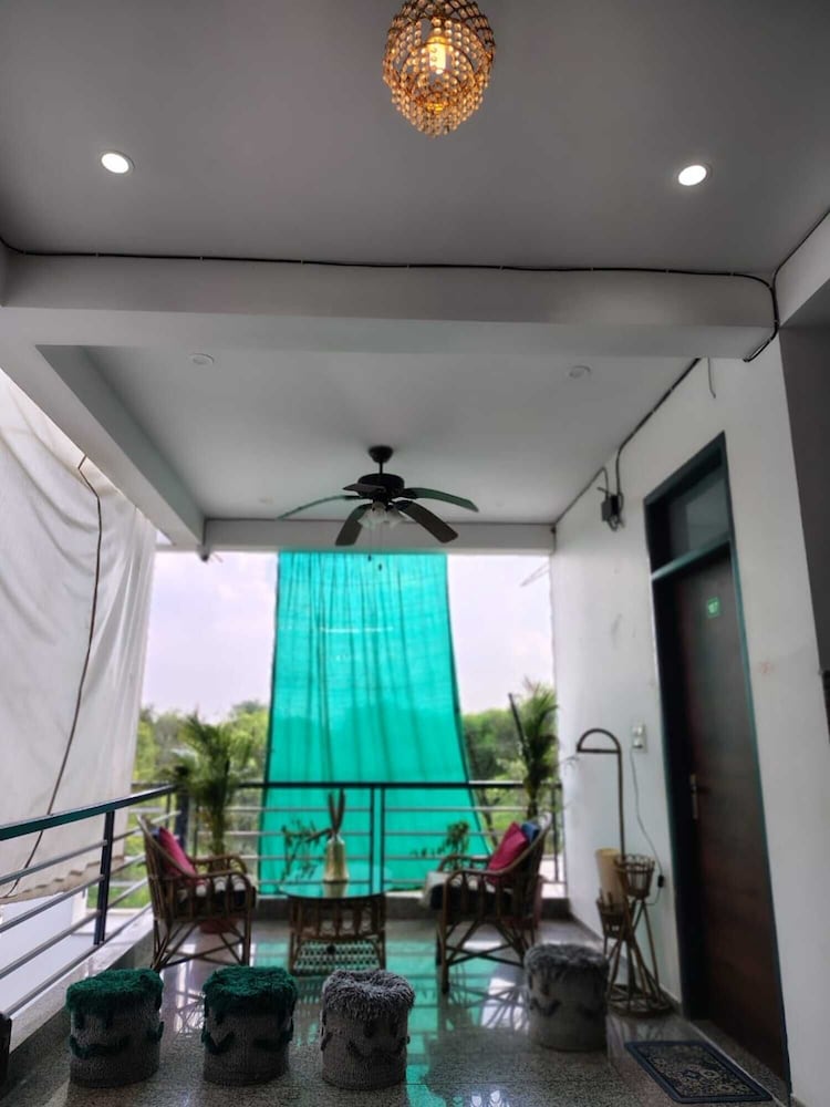 Baba Sundaram Hotel & Restaurant