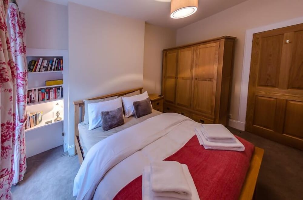 JOIVY Luxury New Town Apartment view 5