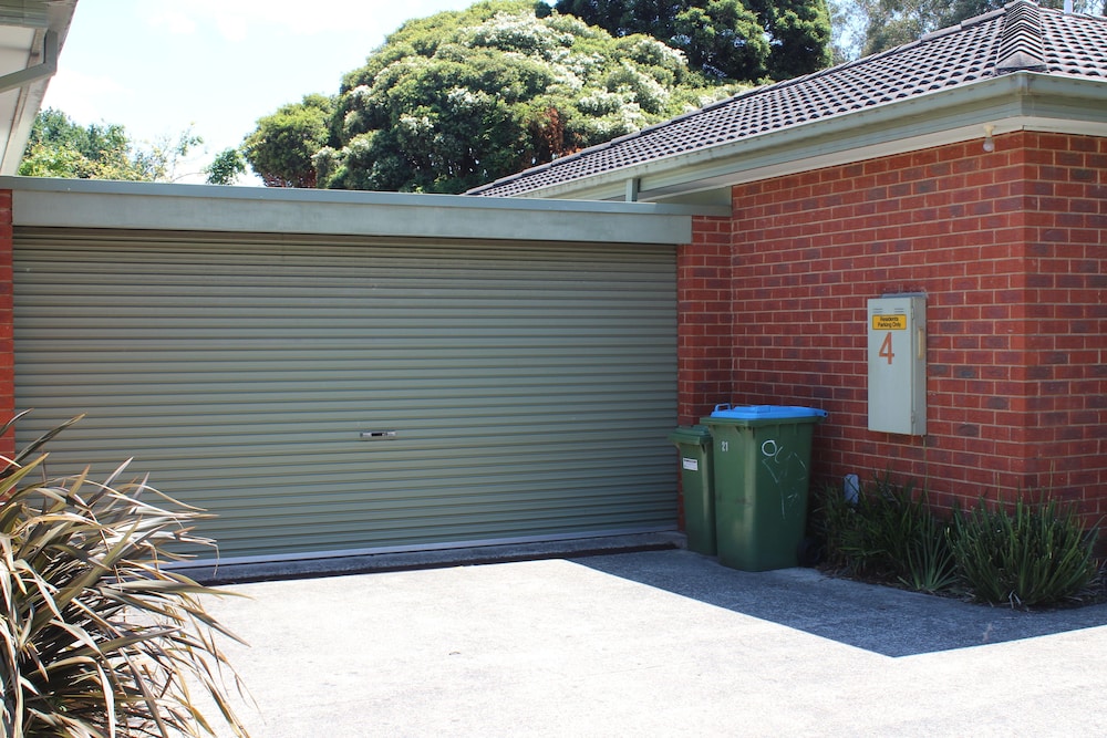 Australian Home Away Ringwood at Bardia
