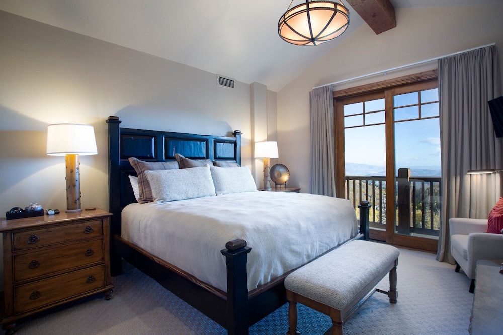 Grand Lodge - Penthouse #406 - Ski-in/out 5 Bedroom Condo