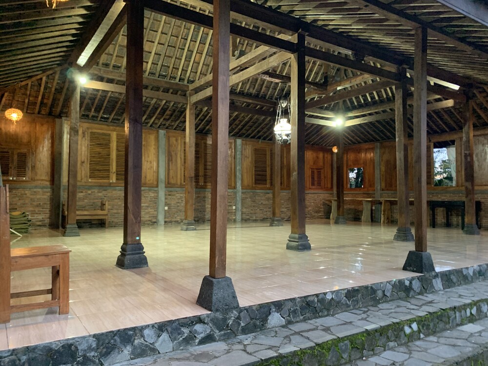 meeting & event spaces