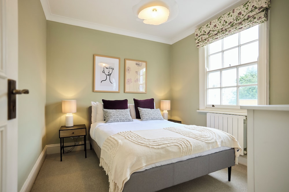 Regent's Park Mews