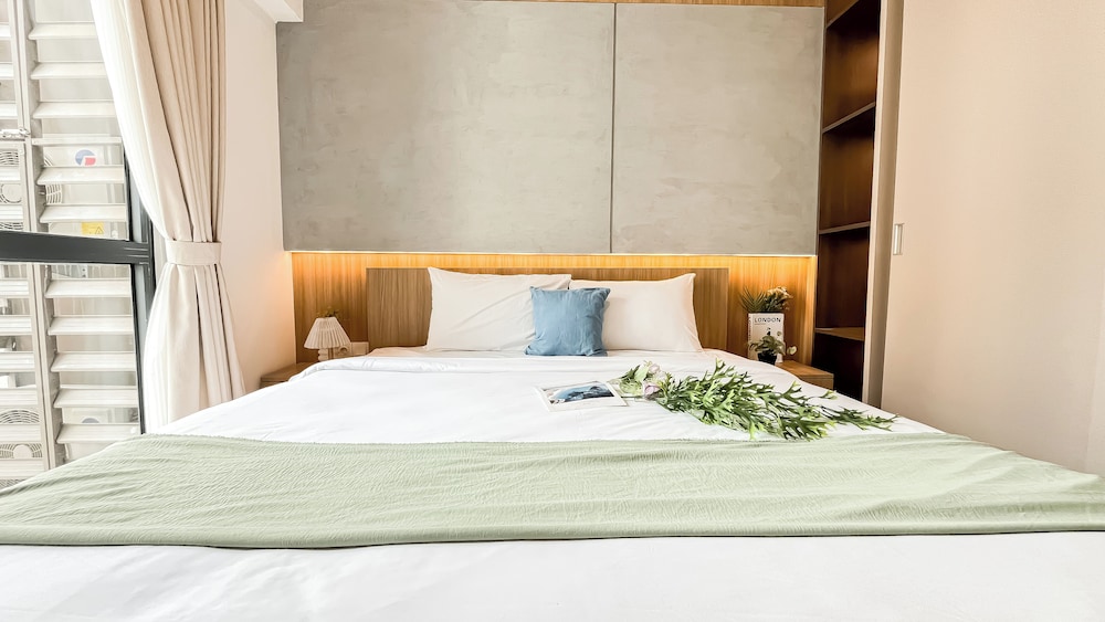 Spacious And Stylish 3Br At Sky House Bsd Apartment