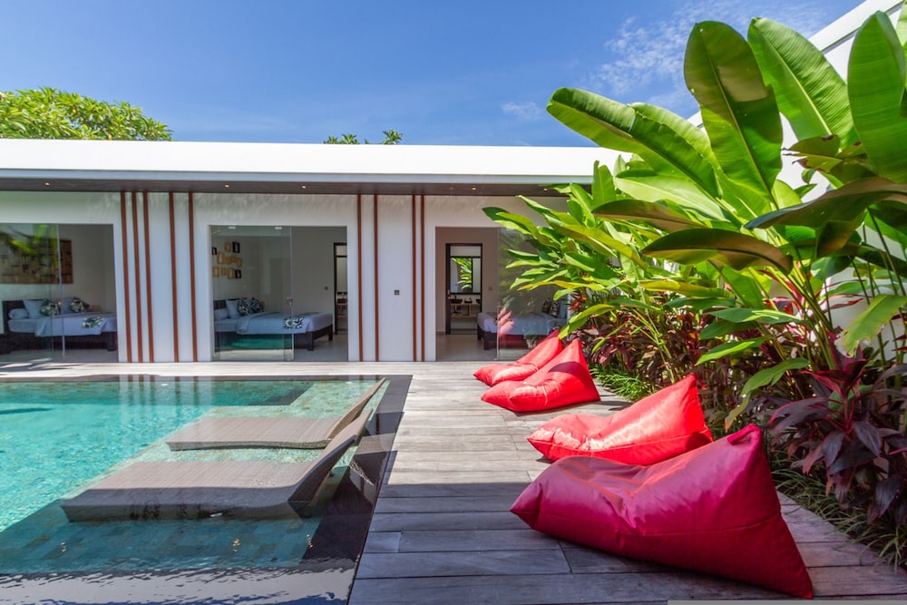 Villa Lys by Alfred in Bali - Charming 3BD Villa w Pool View Near Berawa Beach