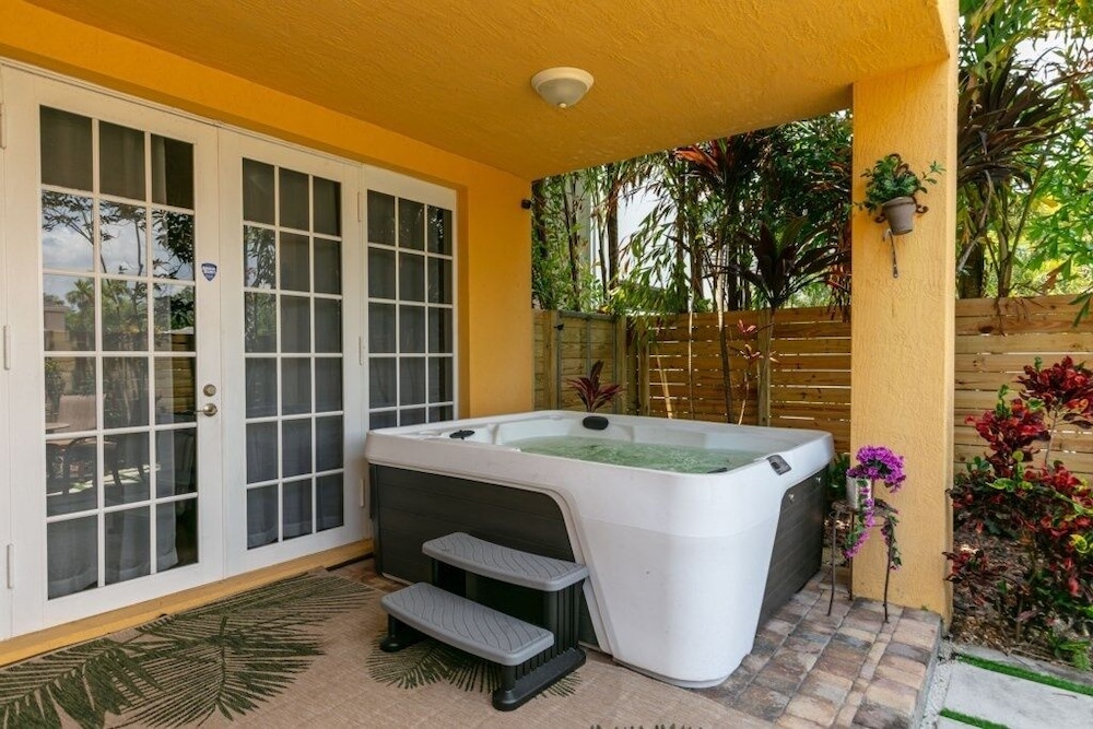 Las Olas Maison De Ville 3 Bedroom Townhouse by RedAwning - Image 3