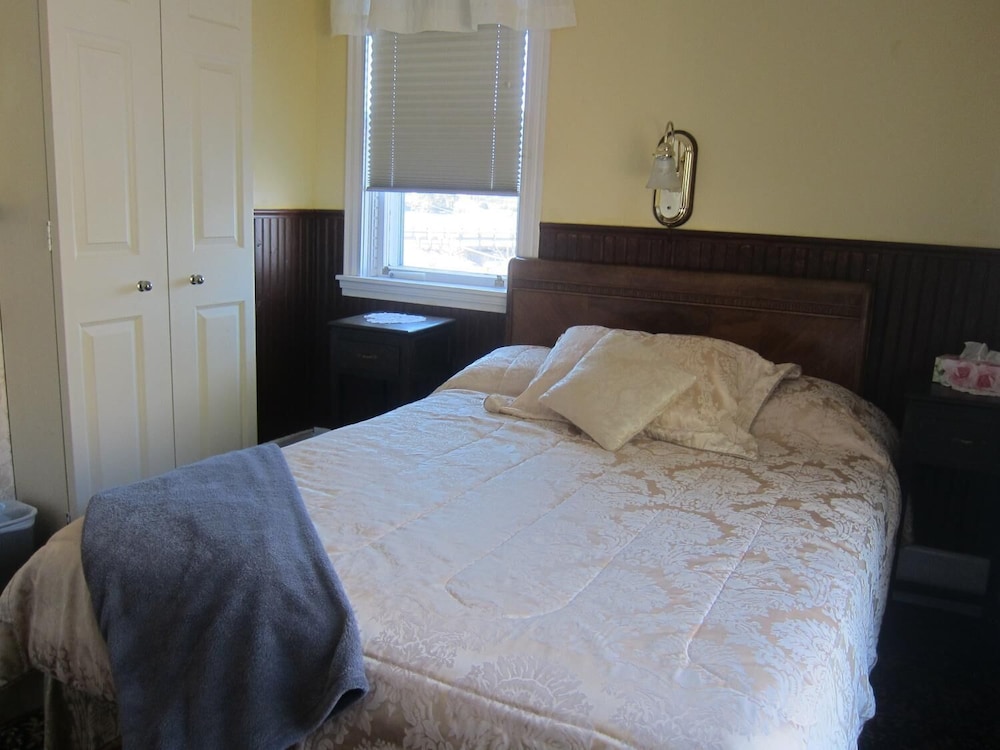 Salmon River Country Inn