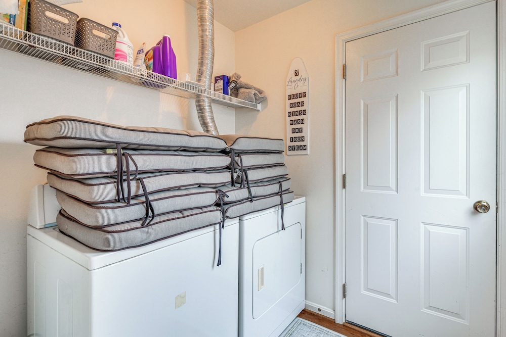 2 Blocks to Potomac River: Gem in Colonial Beach!