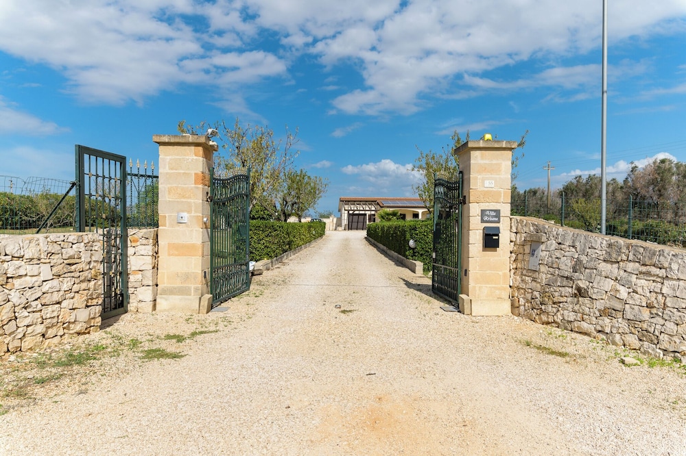 Villa Alexander & Pool Wonderful Italy