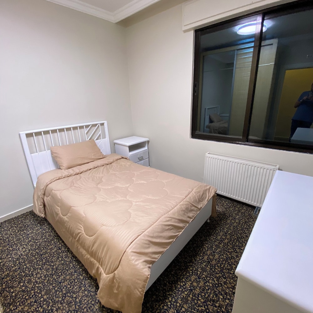 Charming 3-bed Apartment in 7th Circle Amman view 3