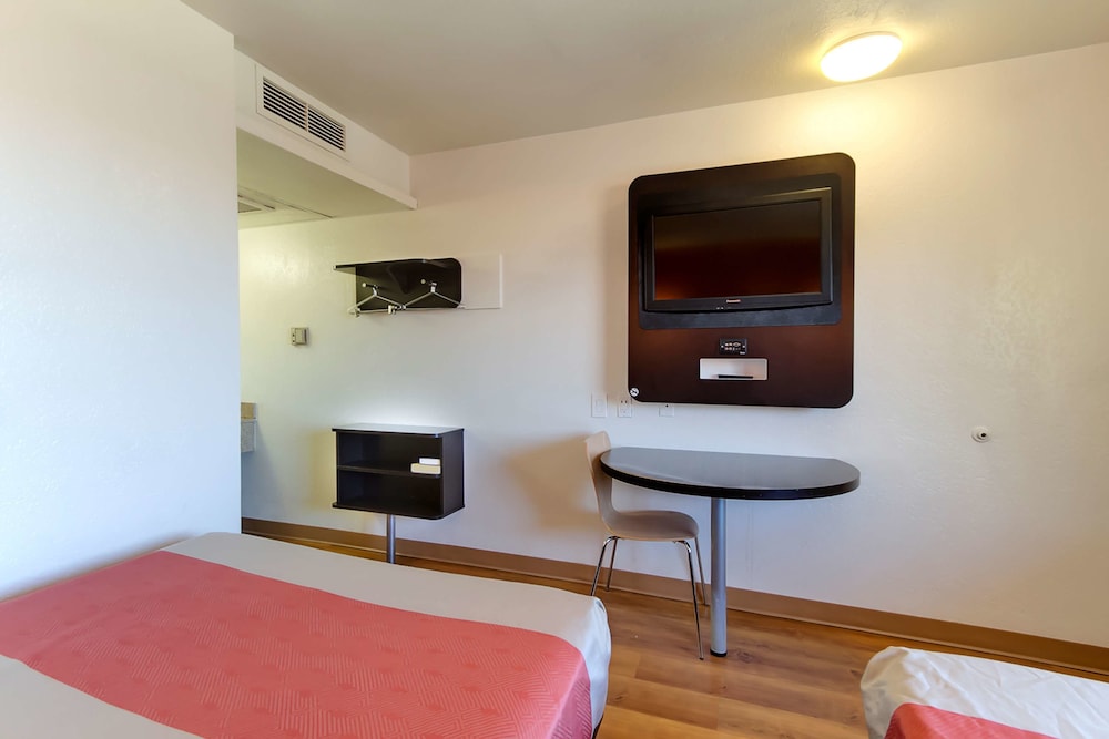Motel 6 Capitol Heights, MD - Washington