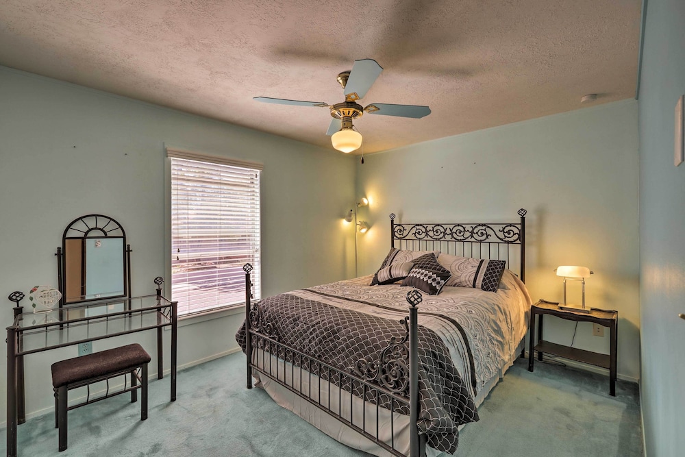 Page Vacations - Page Home w/ Deck  Yard: Walk to Rim View Trail - Property Image 2