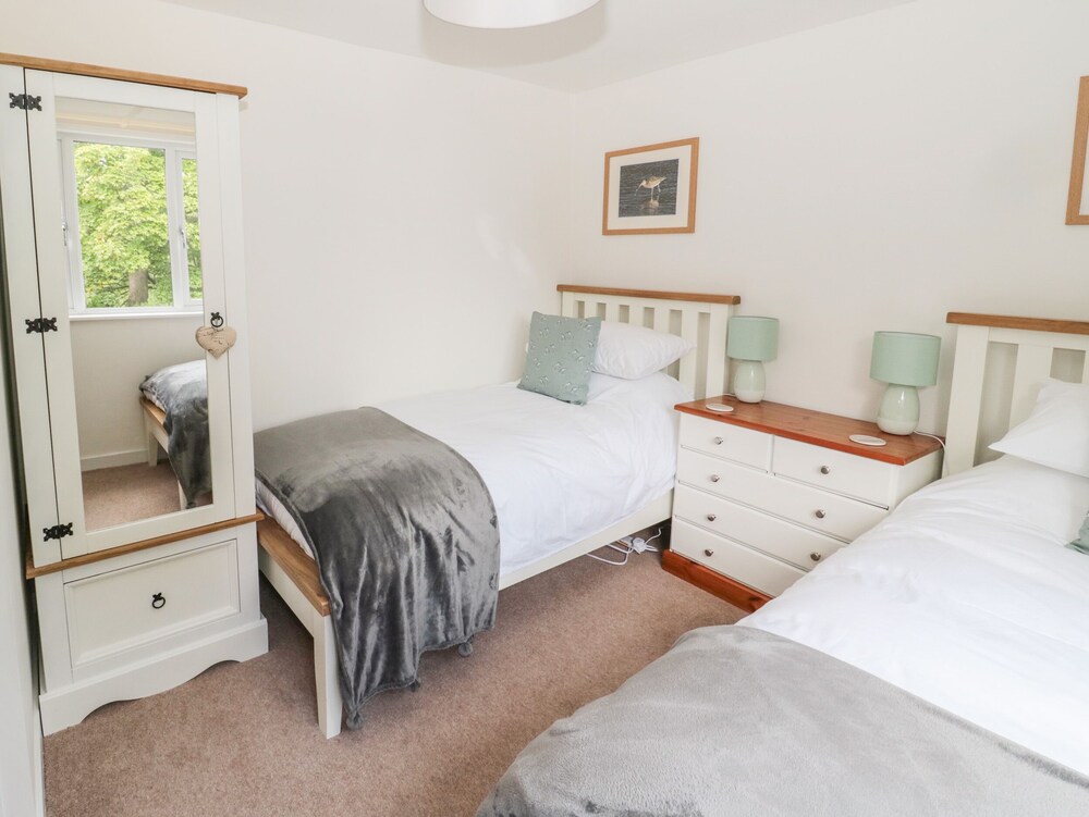 Curlew Cottage, 2 Fenkle Street